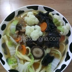 香菇木耳雞蛋面的做法[圖]