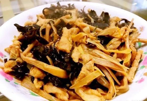 幾種干黃花菜的做法，好吃不費(fèi)事兒