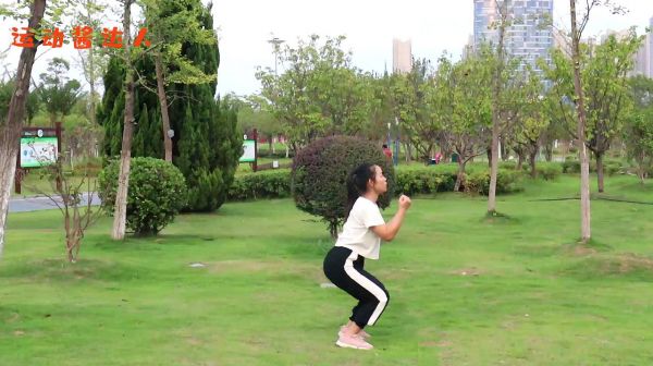 最實(shí)用的減肥動作，只要每天堅(jiān)持，再胖也能瘦，堅(jiān)持就有效