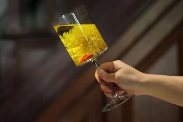 金絲皇菊與決明子沖泡圖