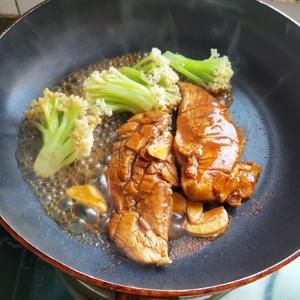 健康低脂無(wú)油版煎雞胸肉的做法 步驟5