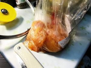 【宿舍小廚01】蔬菜雞胸湯(無(wú)油鹽減脂餐)的做法 步驟1