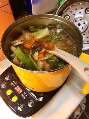 【宿舍小廚01】蔬菜雞胸湯(無(wú)油鹽減脂餐)的做法 步驟4