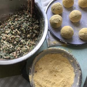 低卡饮食粗粮细作·玉米面菜团的做法 步骤4
