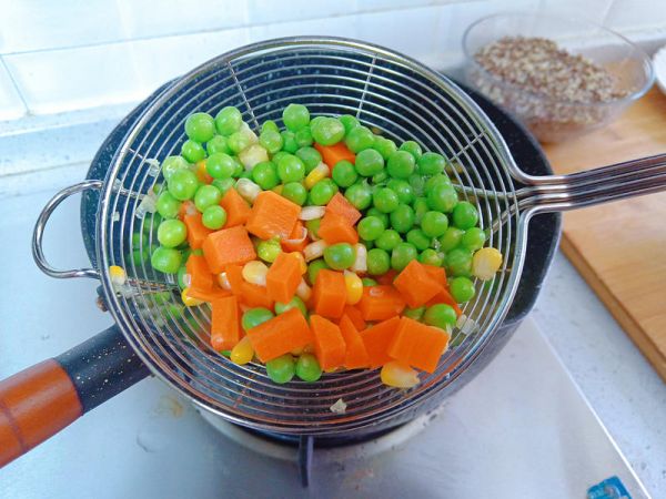 純奶手撕吐司的做法 步驟1