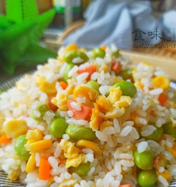 時(shí)蔬蛋炒飯的做法（健康美味）