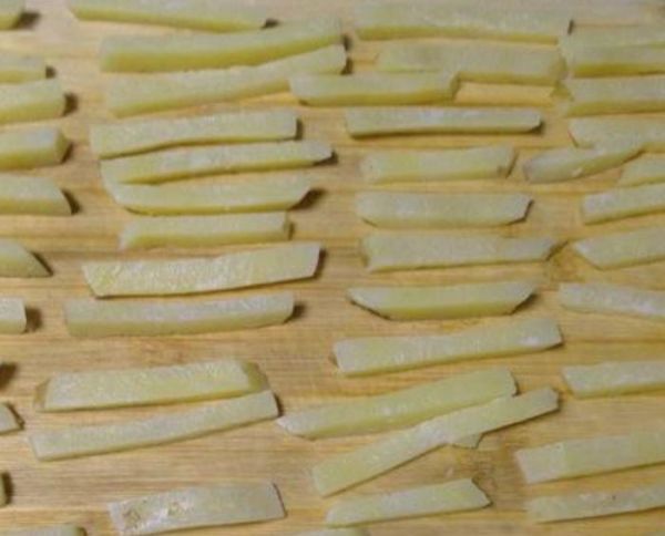 麥當(dāng)勞的薯?xiàng)l，到底是怎么做出來(lái)的？今天總算知道了