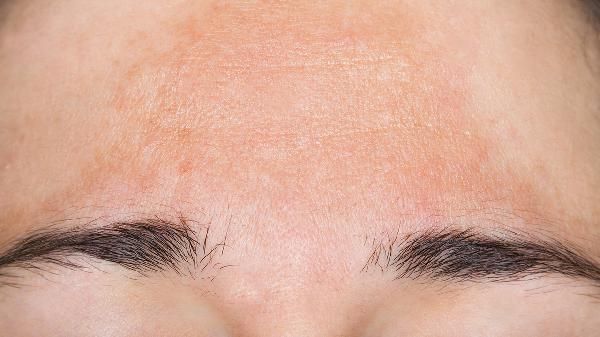 瑜伽哪個(gè)動(dòng)作可以緊致臉部皮膚