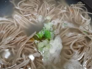 【快手早餐】清汤荞麦面的做法 步骤5