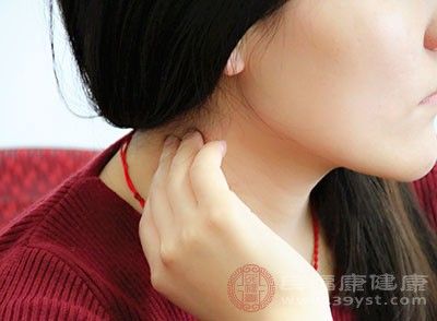 正常的淋巴結質地柔軟，大小如豌豆或更小，且觸摸時不會有痛感