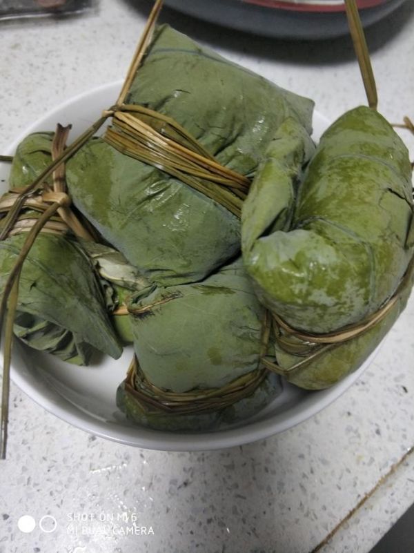 荷叶粽子的做法