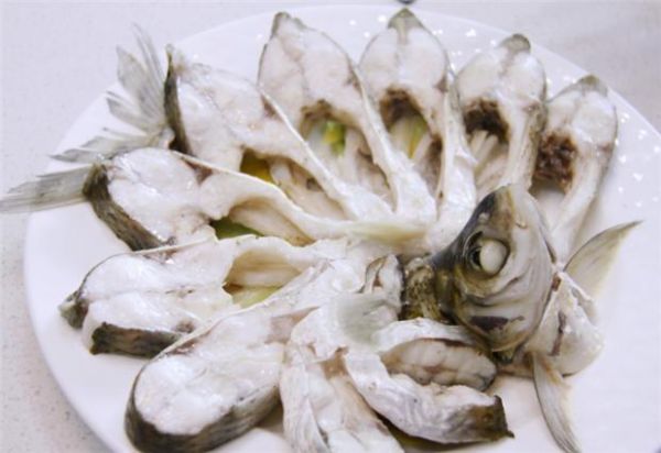 年夜饭上必吃鱼，学会这两种做法，给家里人露上一手，一定有面子