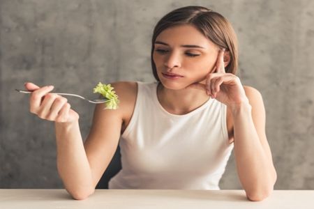 女性短期節(jié)食減肥的危害
