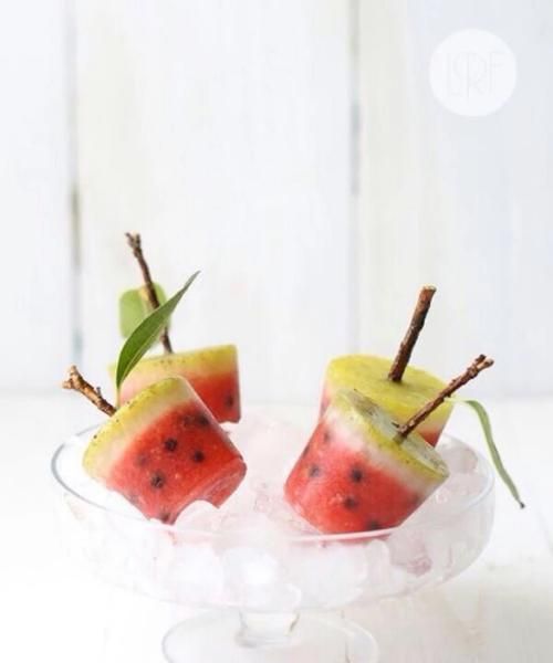 清涼夏日酸奶西瓜冰棍的制作方法（健康美味夏季必備的甜點(diǎn)）