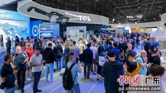 中企AI与健康创新产品亮相IFA 2025。通讯员 供图