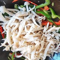 冬日必备菜品#简单快手素炒蟹黄菇