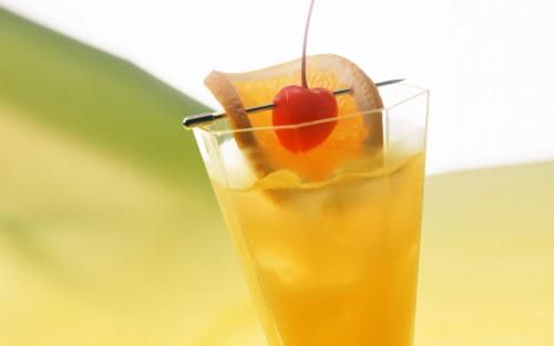 夏季定時喝水注意防寒預防疾病