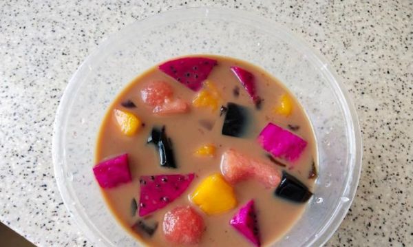 美味可口的水果藕粉羹（簡(jiǎn)單易做的健康美食）