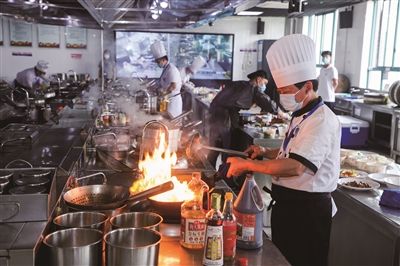 余杭：以“营养+”计划守护15万名学生舌尖上的健康