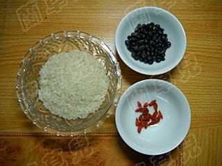 枸杞黑豆粥