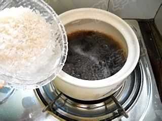 枸杞黑豆粥