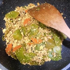 杜坎食譜/減脂餐—無(wú)米炒飯，低卡吃飽飽！的做法 步驟6