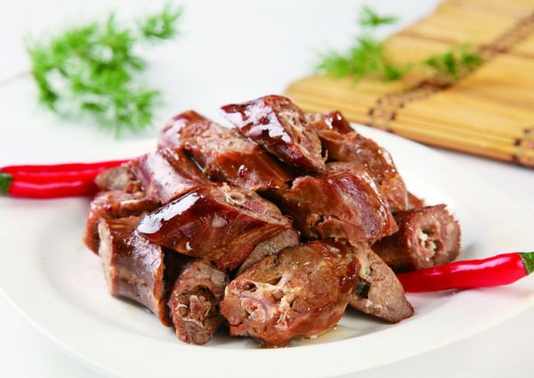 麻辣鸭脖