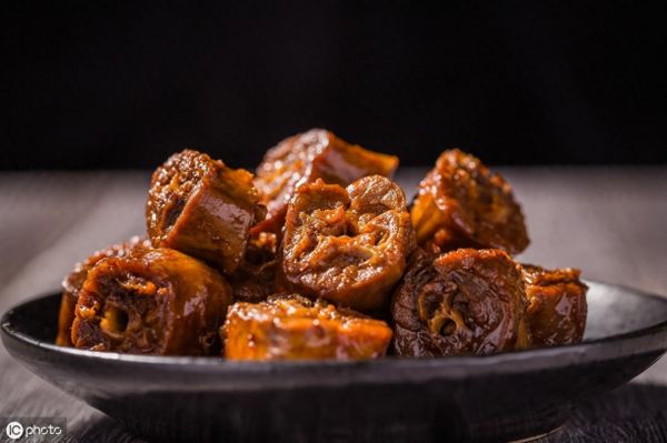美味刺激卤鸭脖，在家也能轻松做出，赛过楼下周黑鸭
