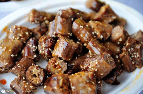 美味刺激卤鸭脖，在家也能轻松做出，赛过楼下周黑鸭