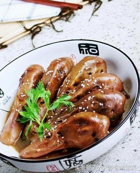 麻辣鸭头，微麻的口味，让你不能忘怀！