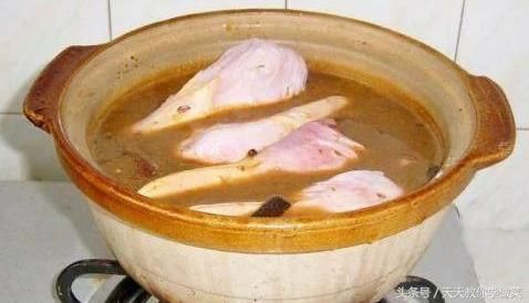 麻辣鸭头，微麻的口味，让你不能忘怀！