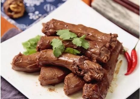追剧零嘴——秘制麻辣鸭脖，让心灵和味蕾得到双重放松