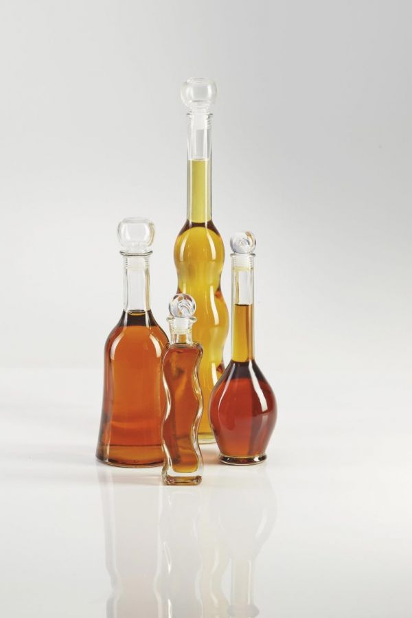 Maple-Syrup-From-Canada-in-Bottles-777x1166.jpg
