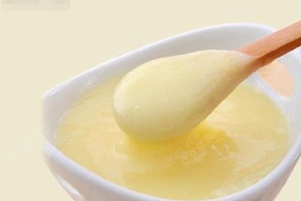 如何識(shí)別真假蜂王漿？真假蜂王漿的鑒別方法(1)
