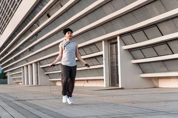 每天1000个跳绳，坚持100天，身体会有什么变化？