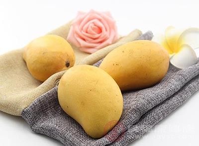 芒果中所含的维生素A和维生素C非常丰富