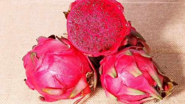 火龙果立大功？医生坦言：常吃火龙果，或对这5种慢性病有好处