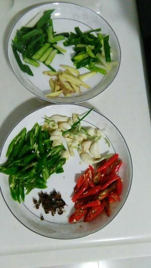 辣椒炒雞肝的做法 步驟1