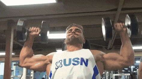 健身练了很久，身材为什么还是没有型？“肩腰比”很重要