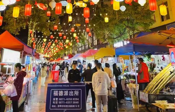 这条网红夜市街蜕变后 城市烟火气飘出更多文明味