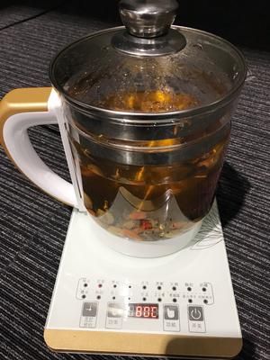 玫瑰花枸杞桂圆红枣黄芪茶的做法 步骤3
