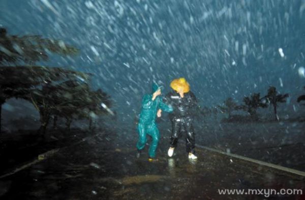 夢見狂風(fēng)暴雨