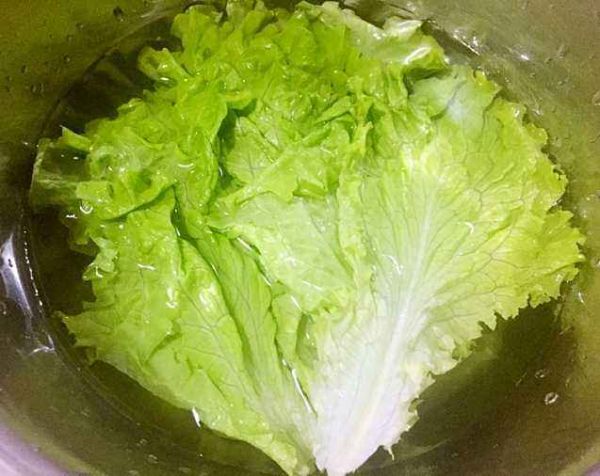 这道菜号称吸油神菜，两块钱能做一大盘，简单又好吃！