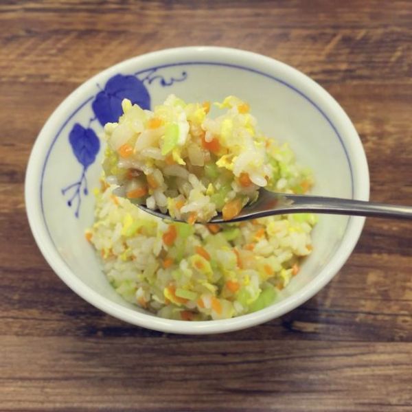 宝宝餐—什锦蔬菜炒饭的做法步骤图