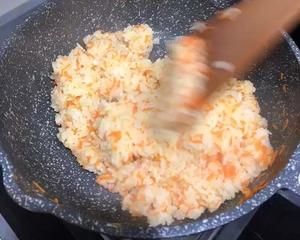 胡萝卜菠菜鸡蛋炒饭（宝宝辅食）的做法 步骤6