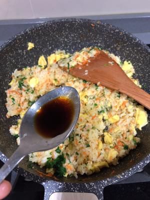 胡萝卜菠菜鸡蛋炒饭（宝宝辅食）的做法 步骤8