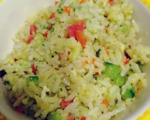 宝宝能吃的蛋炒饭的做法