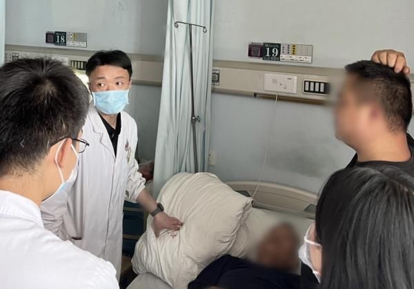 长沙九旬老人爱吃宵夜，吃蛋炒饭后突发腹痛！医生：这样吃最易诱发急性胰腺炎