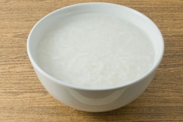 一碗白粥的热量 一碗粥的热量是多少 一碗白米粥的热量取决于碗的大小