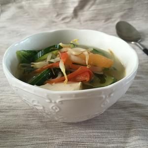【健康瘦身】超级好吃的虾仁蔬菜汤的做法 步骤6